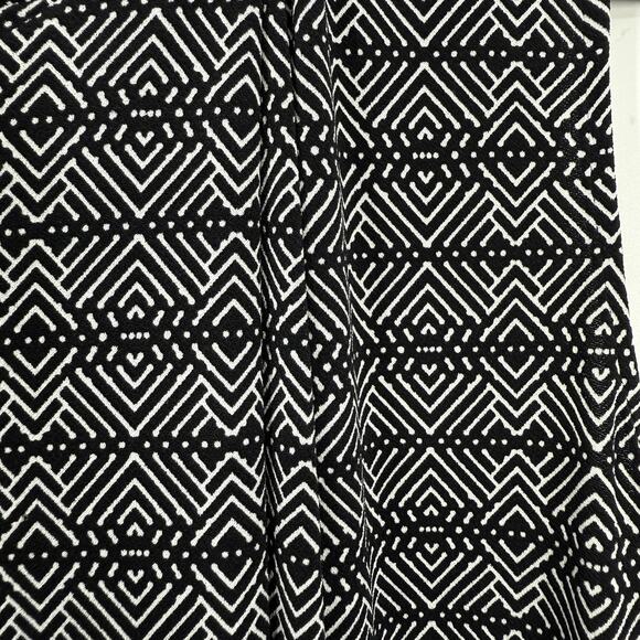 Liz Claiborne Sleeveless Top Size XL Slinky Knit Black White Pattern Pleated - Picture 2 of 9